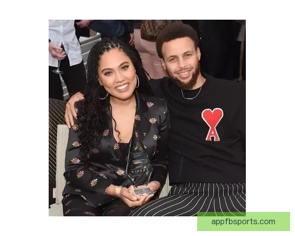 库里谈妻子阿耶莎：她那种本能冲劲激励我不断前行